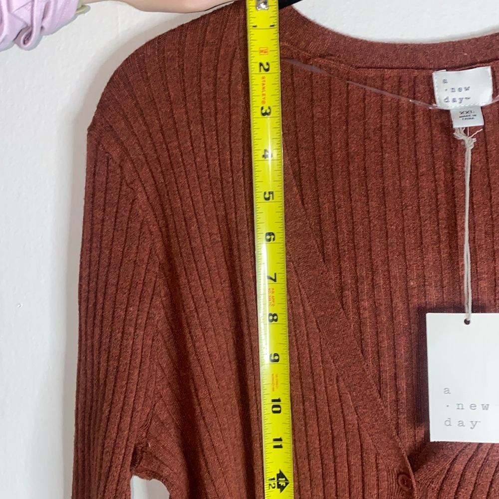 🛍️Adorable NWT Women's Fine Gauge Ribbed Button up Cardigan! - Picture 5 of 8
